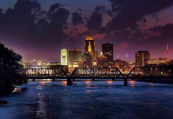 Night view of Downtown Des Moines' Skyline