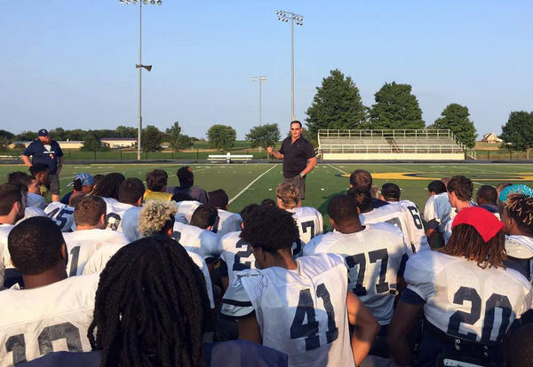Jeff Criswell speaks to the Graceland football team in 2017