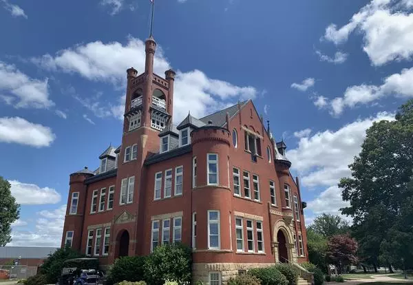 The Higdon Administration Building at Graceland University