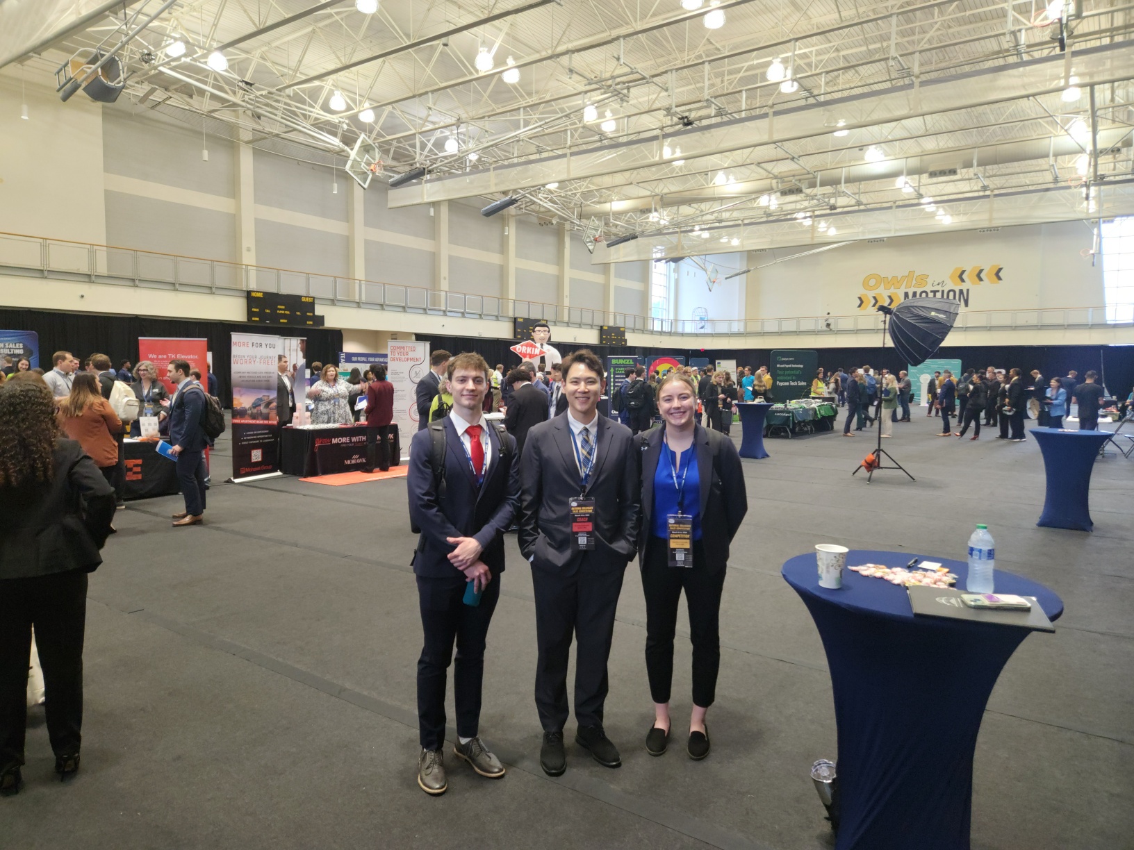 Students Attend National Collegiate Sales Competition with Dr. Kim